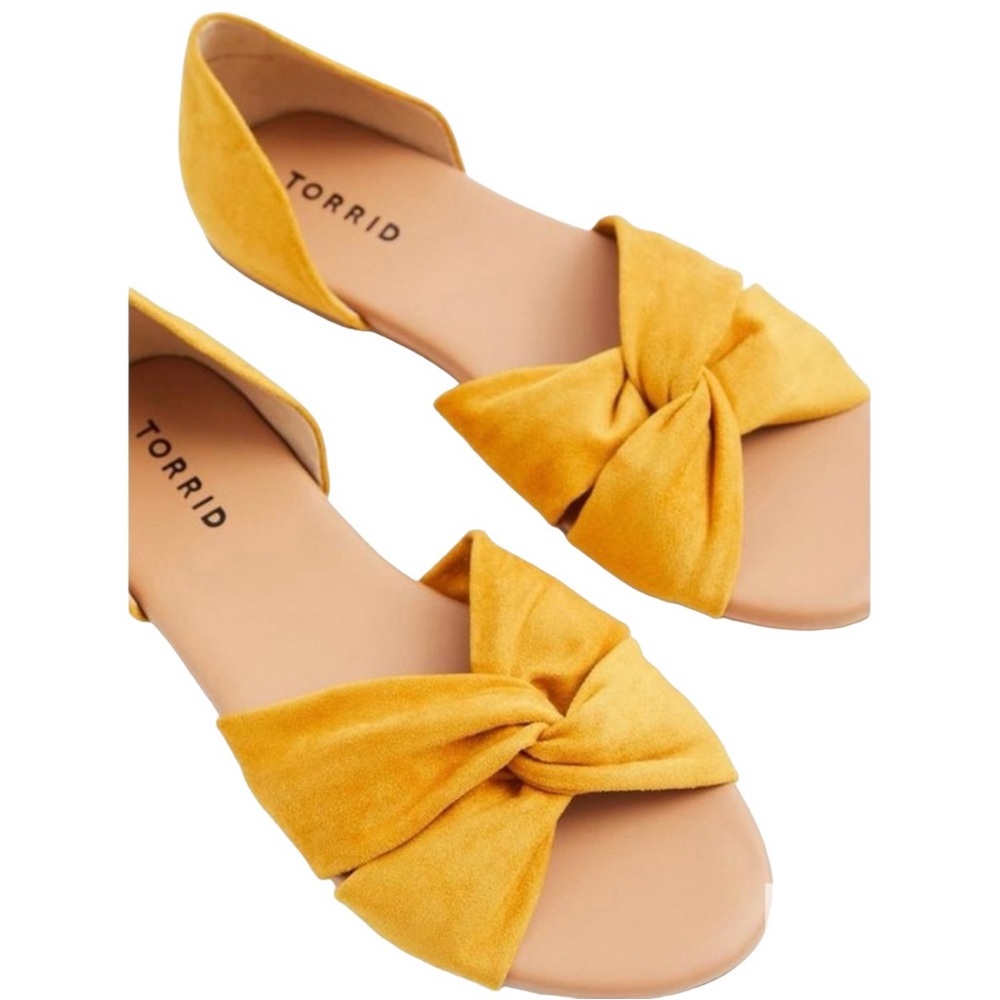 Torrid Twist Front D'Orsay Flat slip-on in mustard yellow/ marigold size 8W
